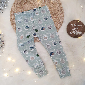 Little girl 2024 christmas leggings