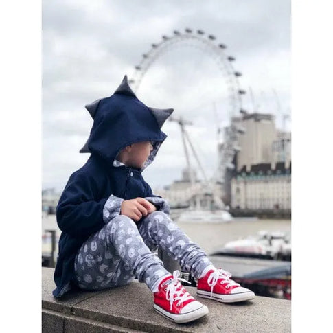 Toddler top wearing converse